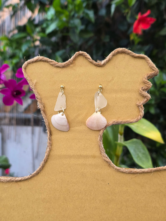 Aretes Artesanales de Cristal de Mar y Caracol de Puerto Rico