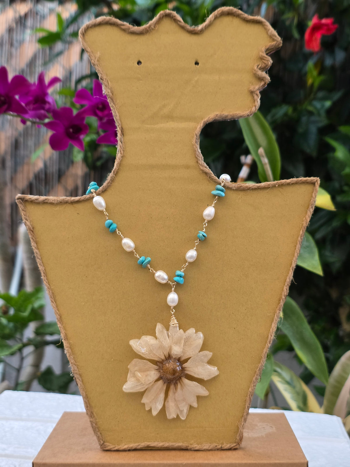 Margarita con Perlas y Turquesa
