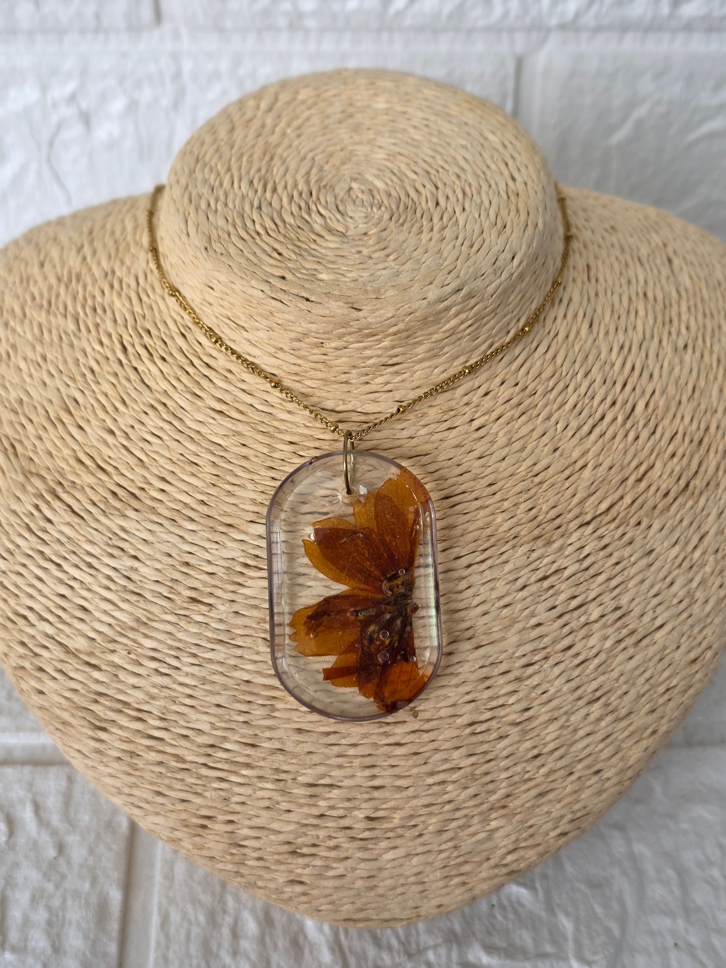 Minimalista Flor Necklace